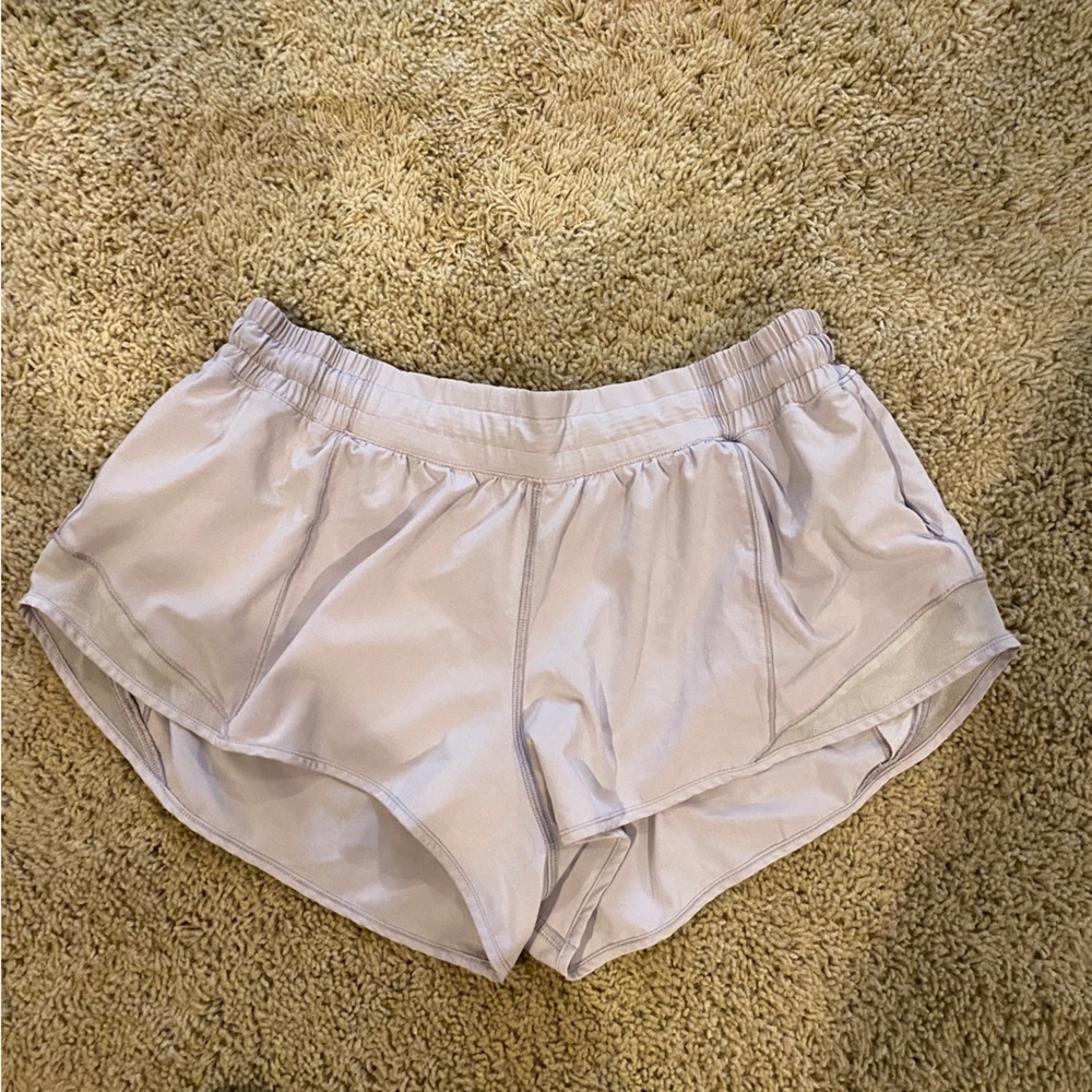 Lululemon hotty hot 2.5” size 12. Color Lilac. EUC.